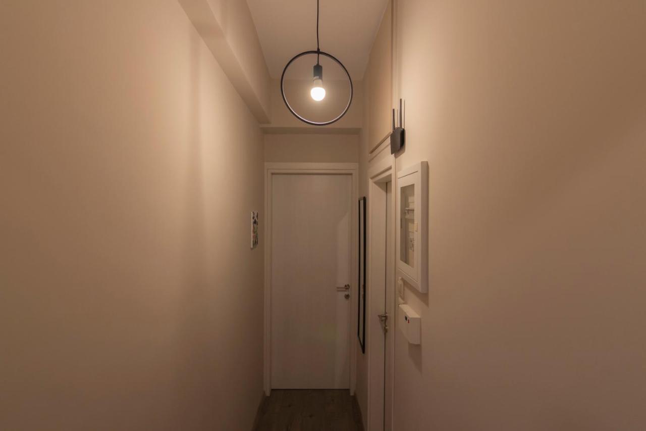 Luxury Apartment 10' From The Center! Athén Kültér fotó